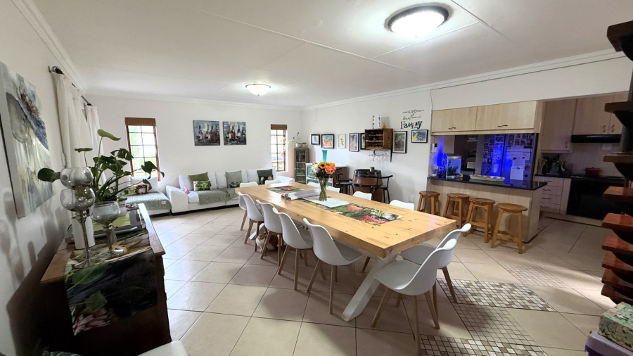 4 Bedroom Property for Sale in Langenhovenpark Free State